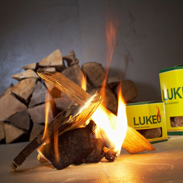 Lueko Feueranzünder entzündet Feuer