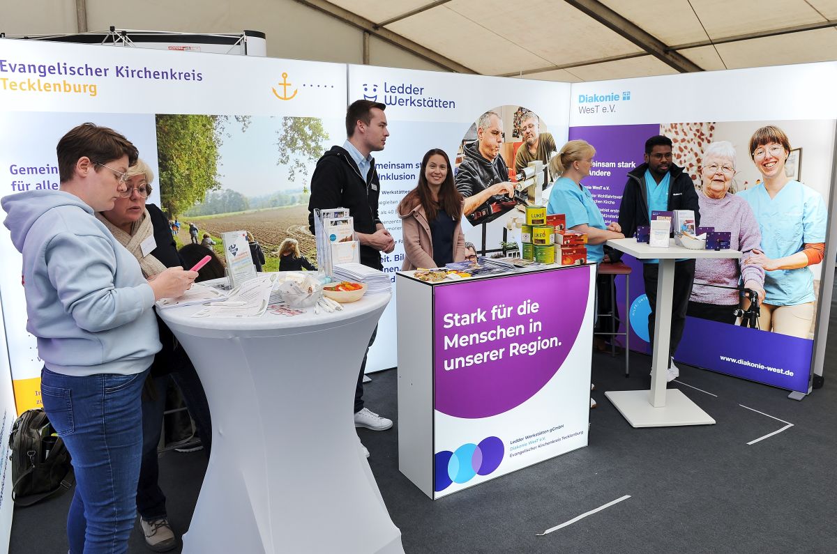 JuniStandRheine5Online